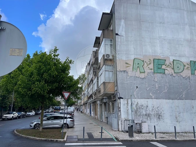 Apartamento T2 para Arrendamento em São Domingos de Benfica Foto 6