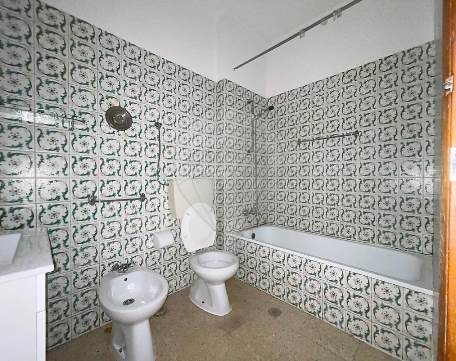 Apartamento T2 para Arrendamento em São Domingos de Benfica Foto 1