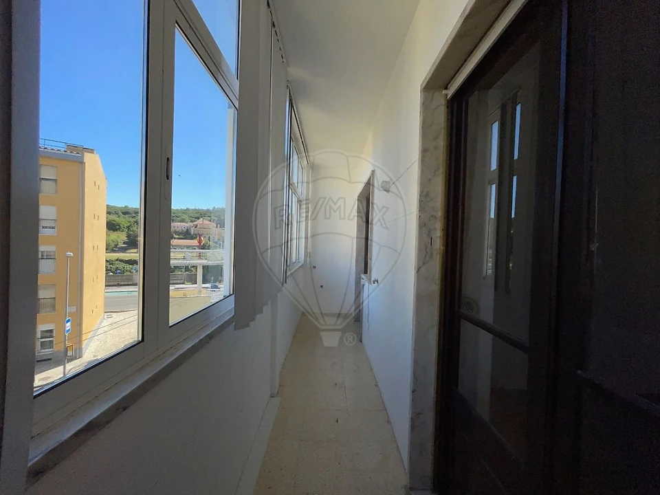 Apartamento T2 para Arrendamento em São Domingos de Benfica Foto 9