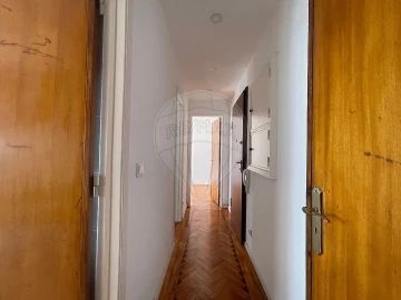 Apartamento T1 para Arrendamento em Póvoa de Santo Adrião e Olival Basto