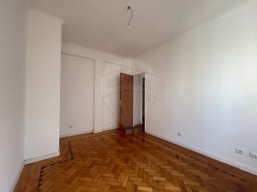 Apartamento T1 para Arrendamento em Póvoa de Santo Adrião e Olival Basto