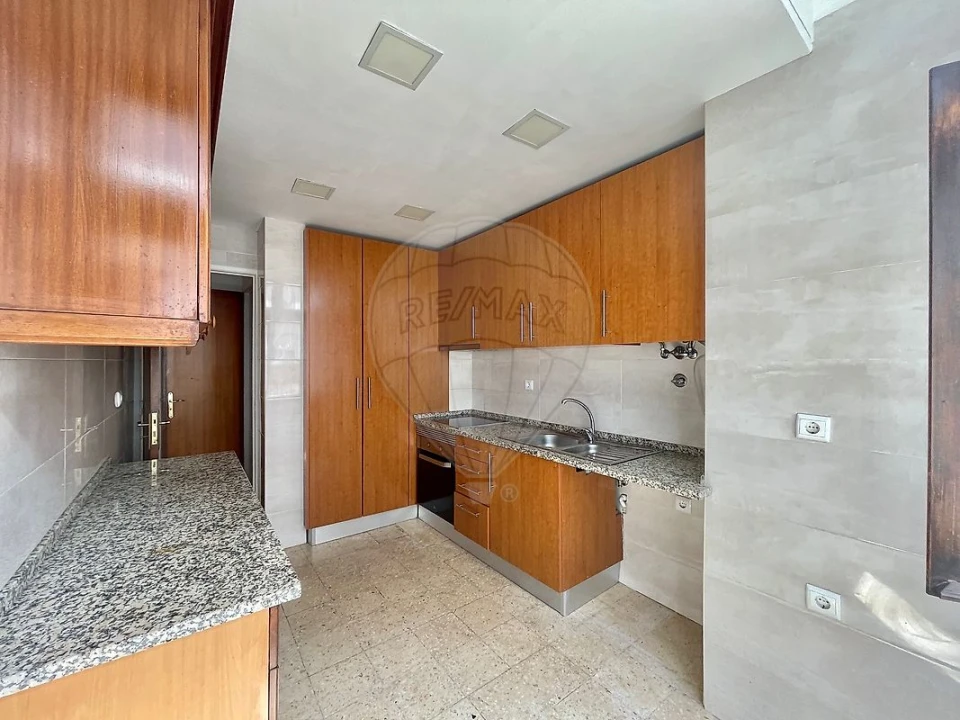 Apartamento T1 para Arrendamento em Póvoa de Santo Adrião e Olival Basto Foto 9