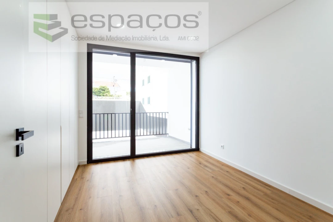 Moradia T4 para Venda em Santa Iria de Azoia, São João da Talha e Bobadela Foto 31