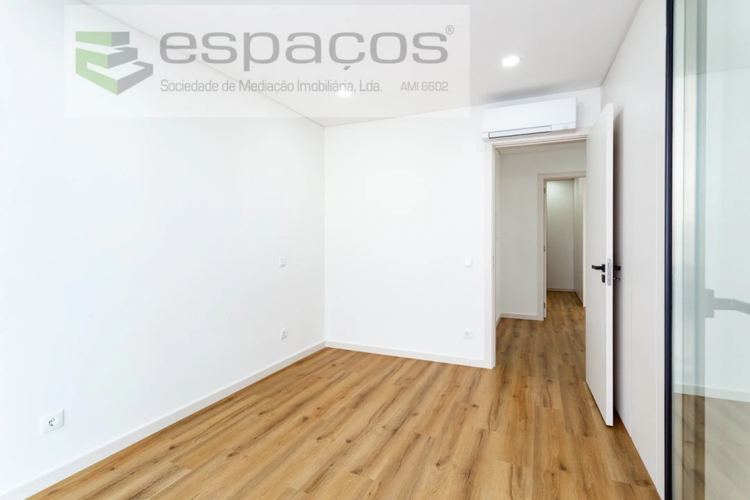 Moradia T4 para Venda em Santa Iria de Azoia, São João da Talha e Bobadela Foto 32