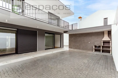 Moradia T4 para Venda em Santa Iria de Azoia, São João da Talha e Bobadela