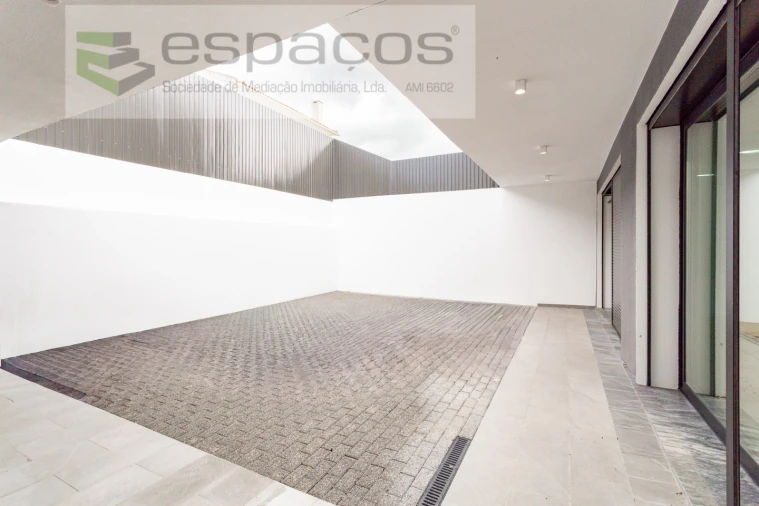 Moradia T4 para Venda em Santa Iria de Azoia, São João da Talha e Bobadela Foto 3