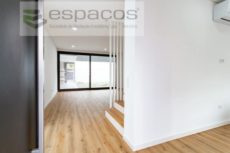 Moradia T4 para Venda em Santa Iria de Azoia, São João da Talha e Bobadela Foto 12