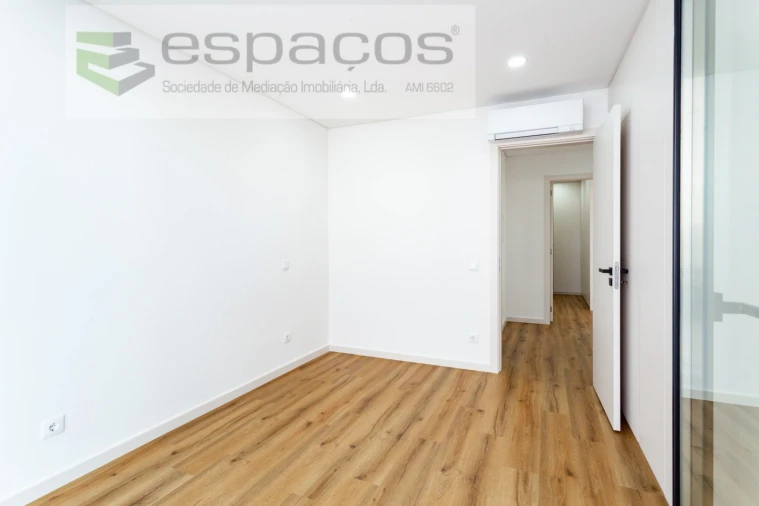 Moradia T4 para Venda em Santa Iria de Azoia, São João da Talha e Bobadela Foto 32