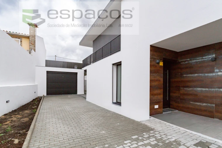 Moradia T4 para Venda em Santa Iria de Azoia, São João da Talha e Bobadela Foto 58