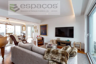 Apartamento T4 para Venda em Santa Iria de Azoia, São João da Talha e Bobadela