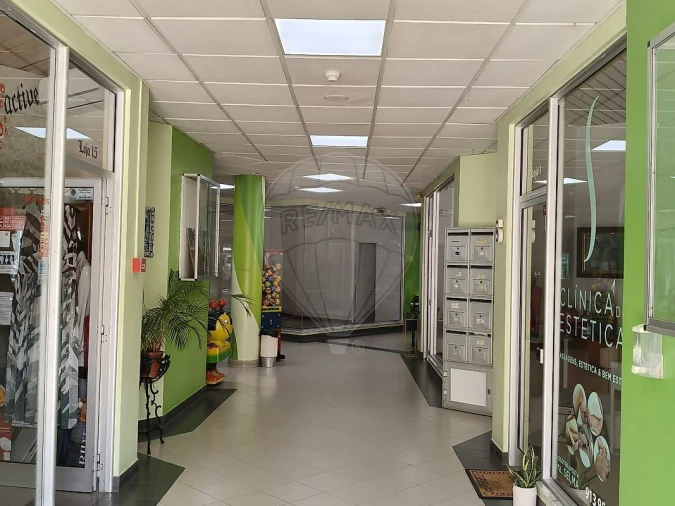 Loja para Venda em Carregado e Cadafais Foto 7
