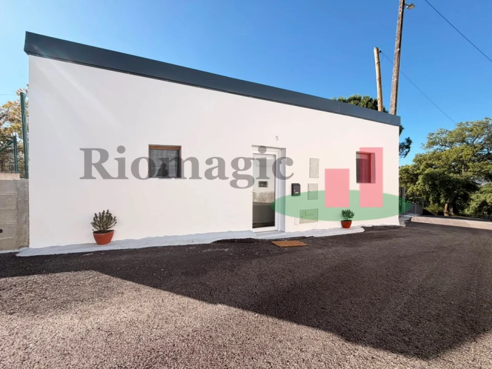 Moradia T1 para Venda em Rio Maior Foto 1