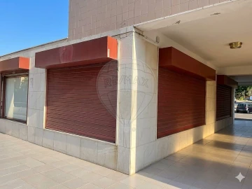 Loja para Arrendamento em Póvoa de Santa Iria e Forte da Casa