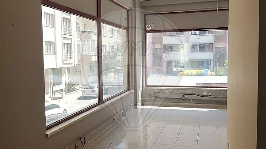 Loja para Arrendamento em Póvoa de Santa Iria e Forte da Casa