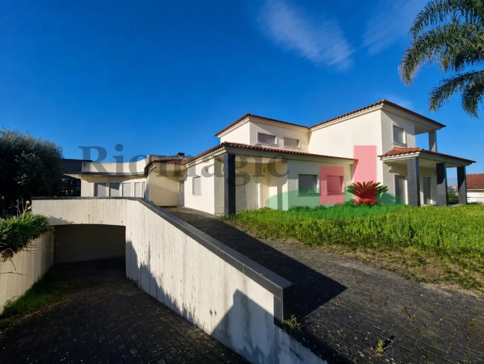 Moradia T4 para Venda em Pombal Foto 1
