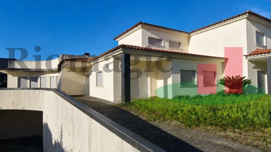 Moradia T4 para Venda em Pombal