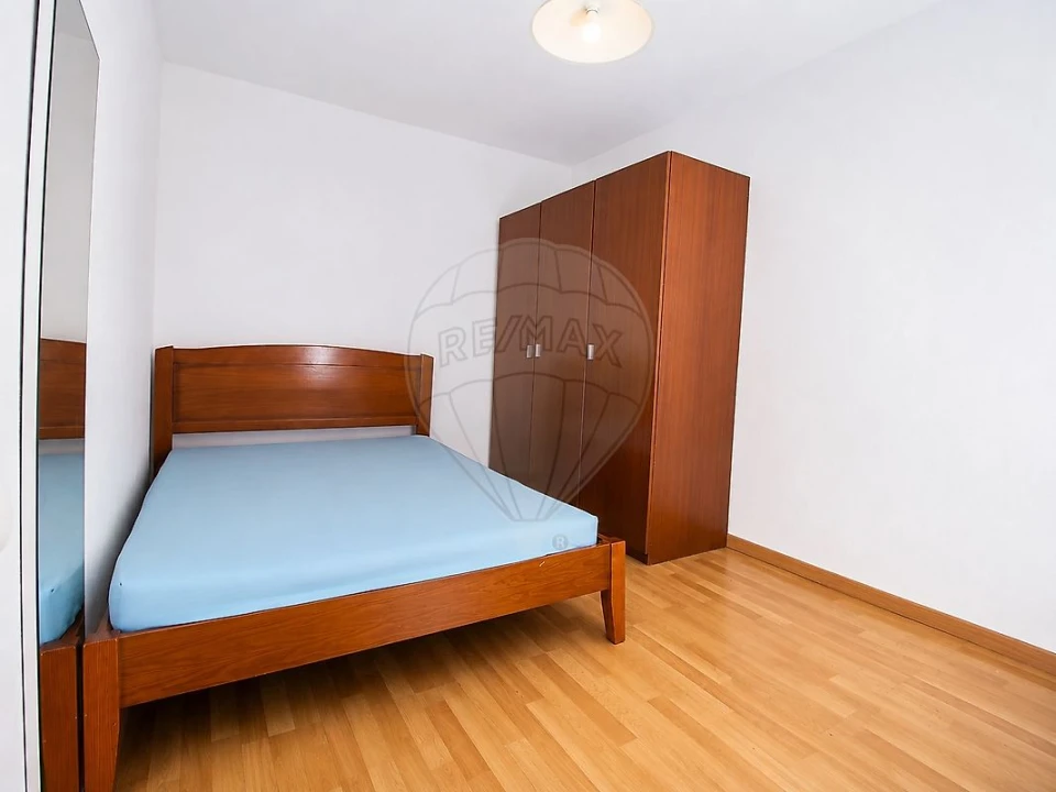 Apartamento T2 para Venda em Rio de Mouro Foto 11