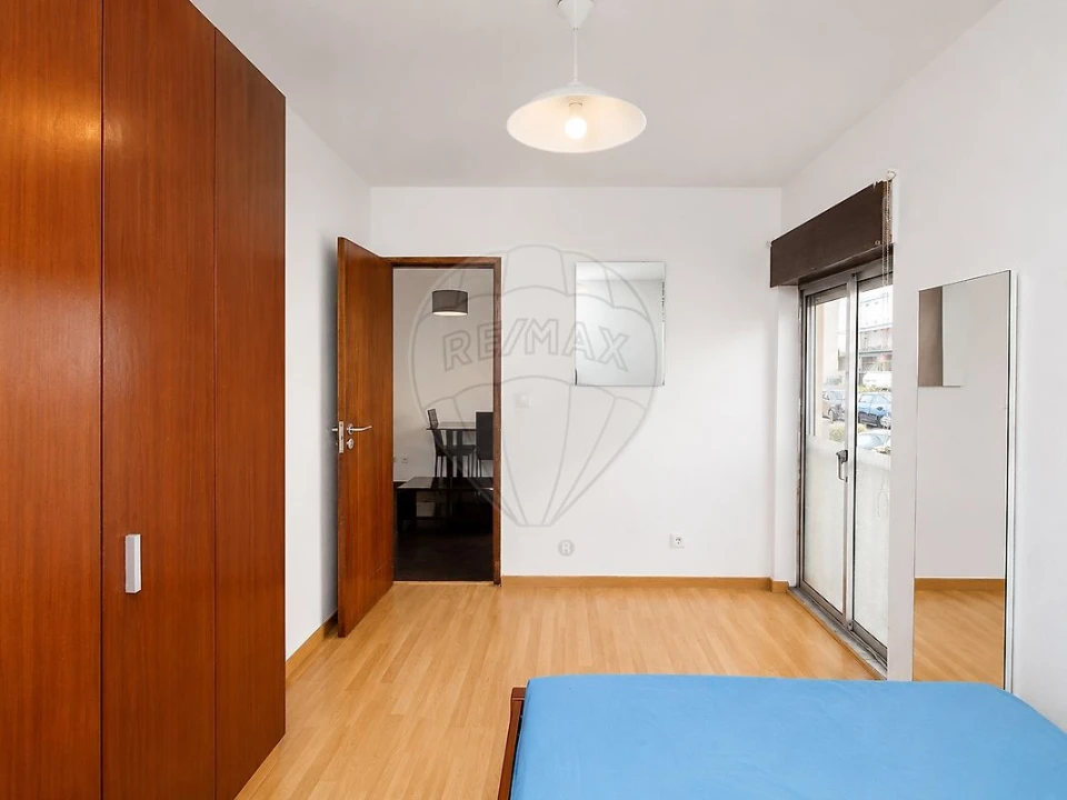 Apartamento T2 para Venda em Rio de Mouro Foto 13