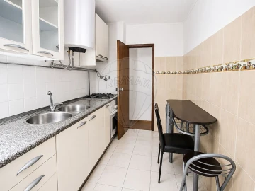 Apartamento T2 para Venda em Rio de Mouro