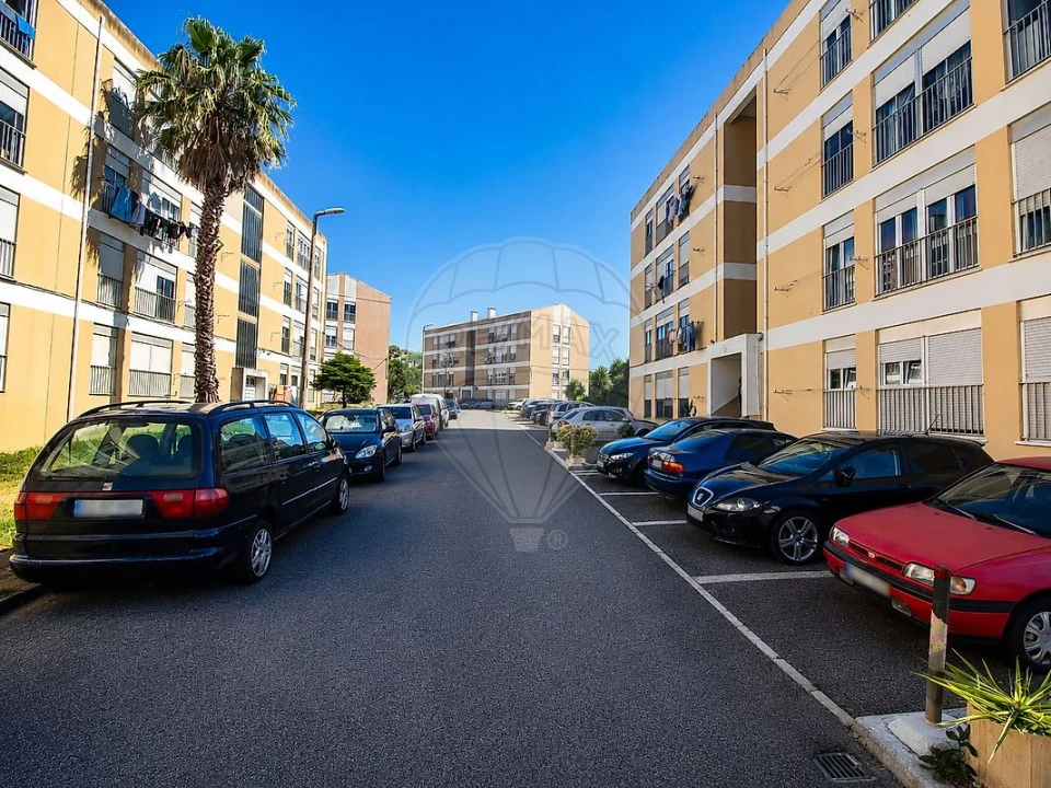 Apartamento T2 para Venda em Rio de Mouro Foto 8