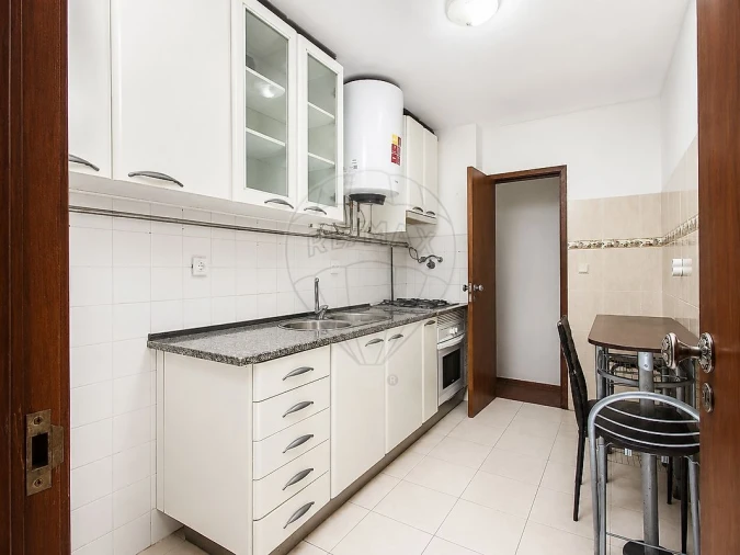 Apartamento T2 para Venda em Rio de Mouro Foto 15