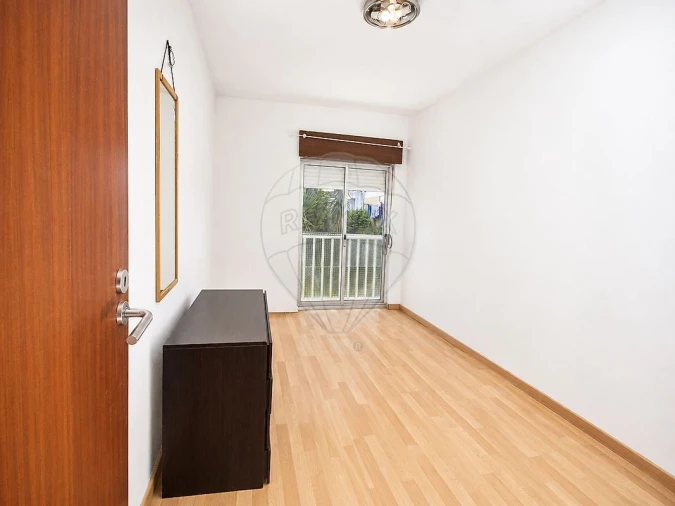 Apartamento T2 para Venda em Rio de Mouro Foto 17