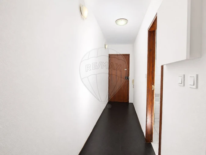 Apartamento T2 para Venda em Rio de Mouro Foto 3