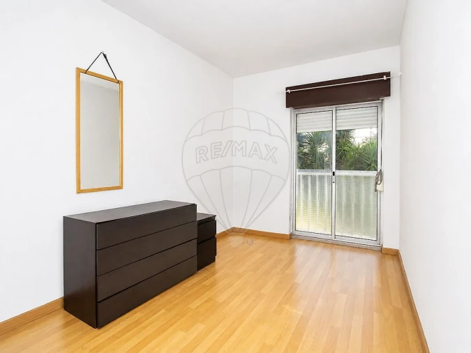 Apartamento T2 para Venda em Rio de Mouro Foto 18