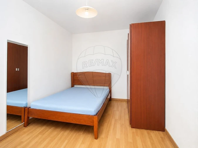Apartamento T2 para Venda em Rio de Mouro Foto 12