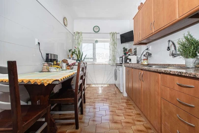 Apartamento T3 para Venda em Massamá e Monte Abraão