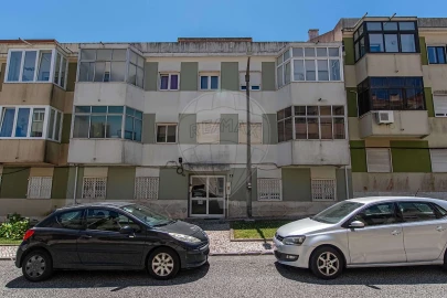 Apartamento T3 para Venda em Massamá e Monte Abraão