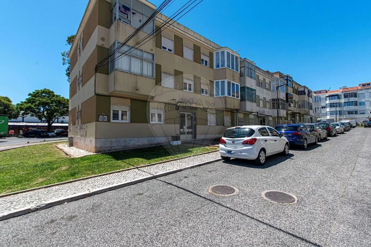 Apartamento T3 para Venda em Massamá e Monte Abraão Foto 7