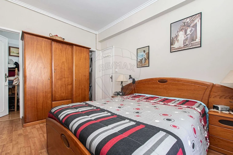 Apartamento T3 para Venda em Massamá e Monte Abraão Foto 9