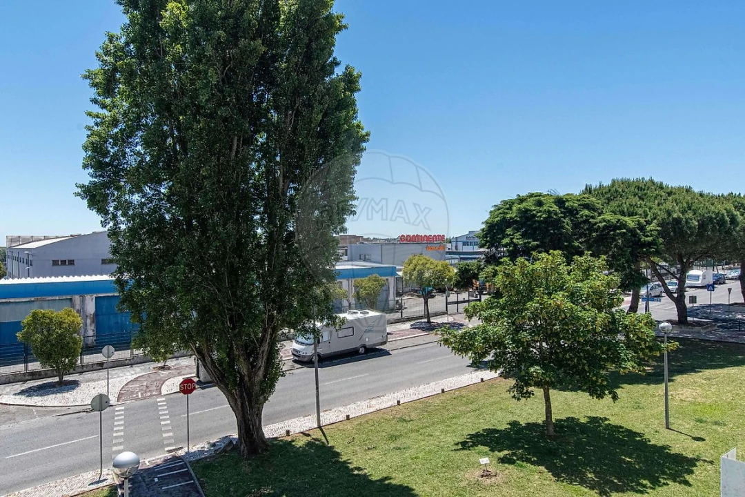 Apartamento T3 para Venda em Massamá e Monte Abraão Foto 15