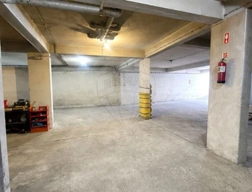 Garagem para Arrendamento em Corroios