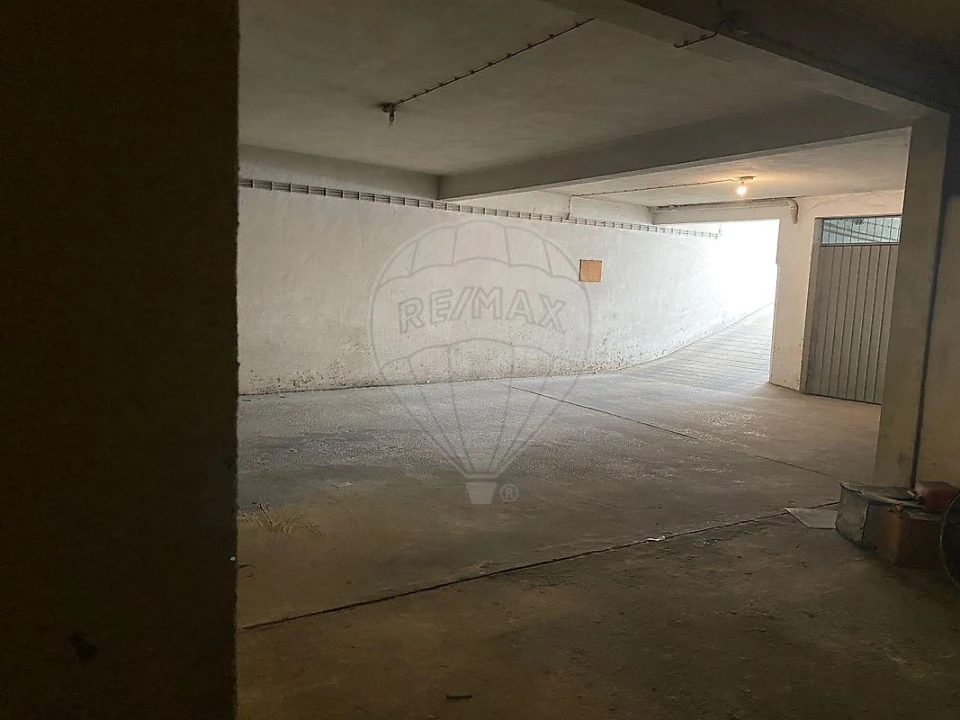 Garagem para Arrendamento em Corroios Foto 3