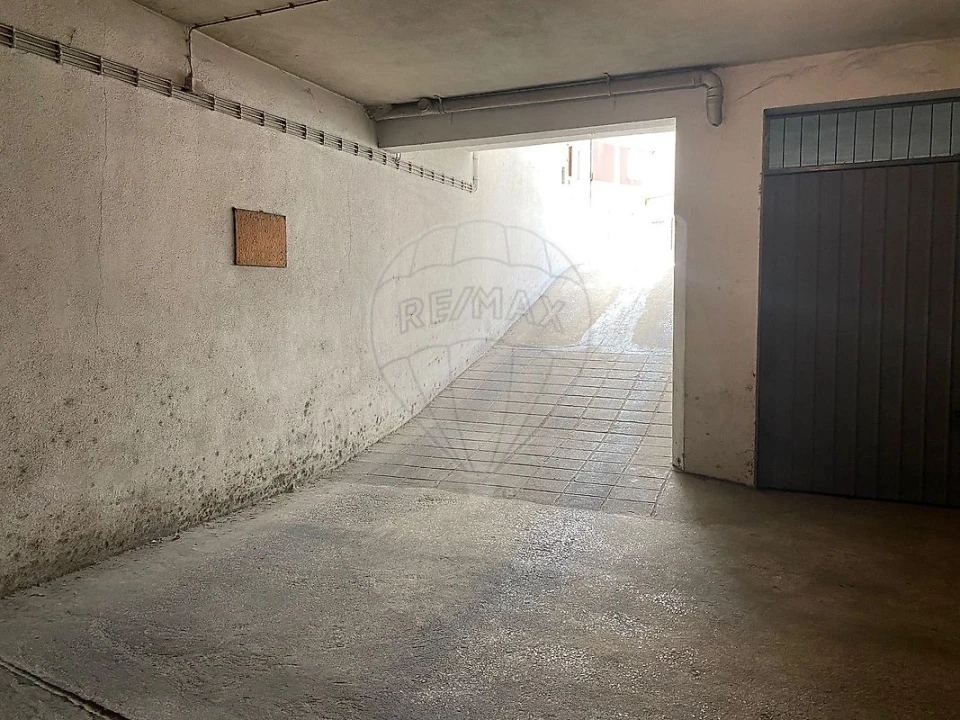 Garagem para Arrendamento em Corroios Foto 4