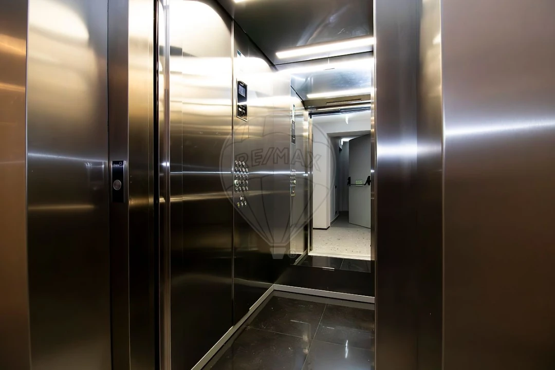 Apartamento T4 para Arrendamento em Algés, Linda-A-Velha e Cruz Quebrada-Dafundo Foto 18