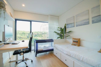 Apartamento T4 para Arrendamento em Algés, Linda-A-Velha e Cruz Quebrada-Dafundo