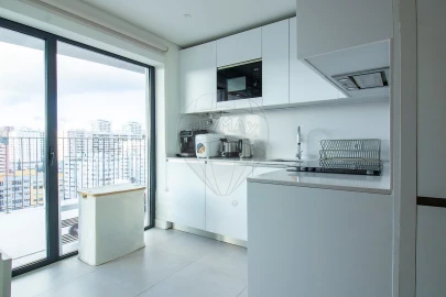 Apartamento T4 para Arrendamento em Algés, Linda-A-Velha e Cruz Quebrada-Dafundo