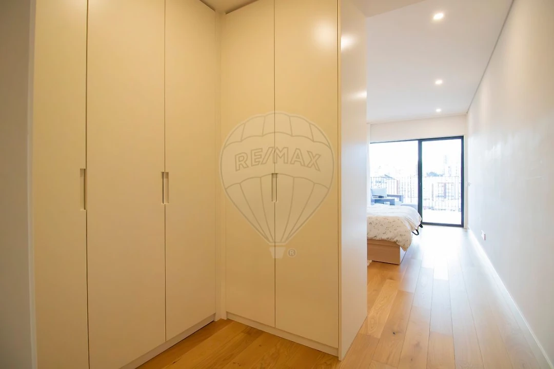 Apartamento T4 para Arrendamento em Algés, Linda-A-Velha e Cruz Quebrada-Dafundo Foto 15