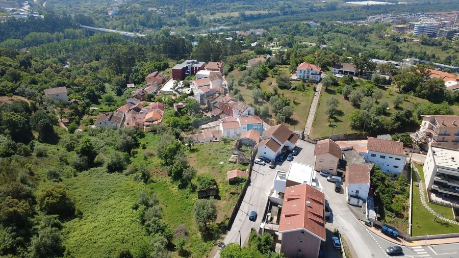 Moradia T1 para Venda em Santo Antonio dos Olivais Foto 5