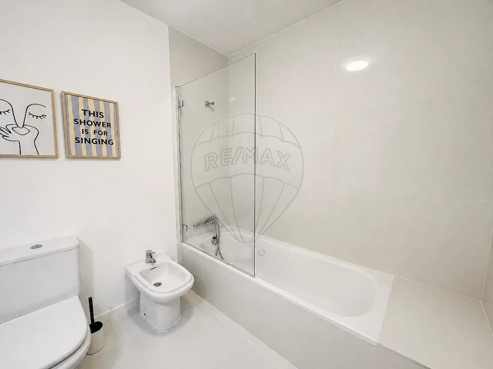 Apartamento T1 para Arrendamento em Lordelo do Ouro e Massarelos Foto 12