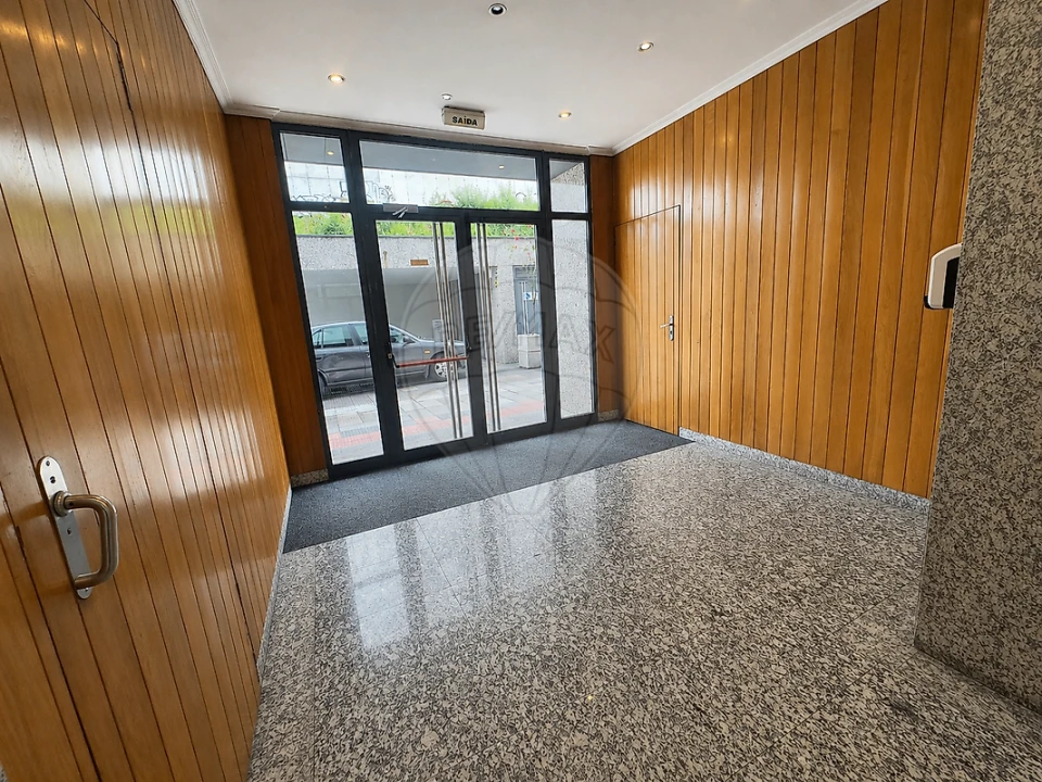 Apartamento T1 para Arrendamento em Lordelo do Ouro e Massarelos Foto 10