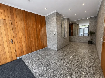 Apartamento T1 para Arrendamento em Lordelo do Ouro e Massarelos