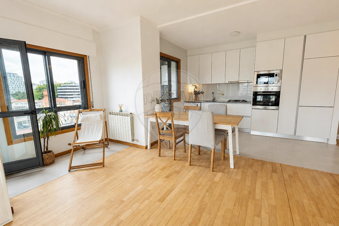 Apartamento T1 para Arrendamento em Lordelo do Ouro e Massarelos Foto 20