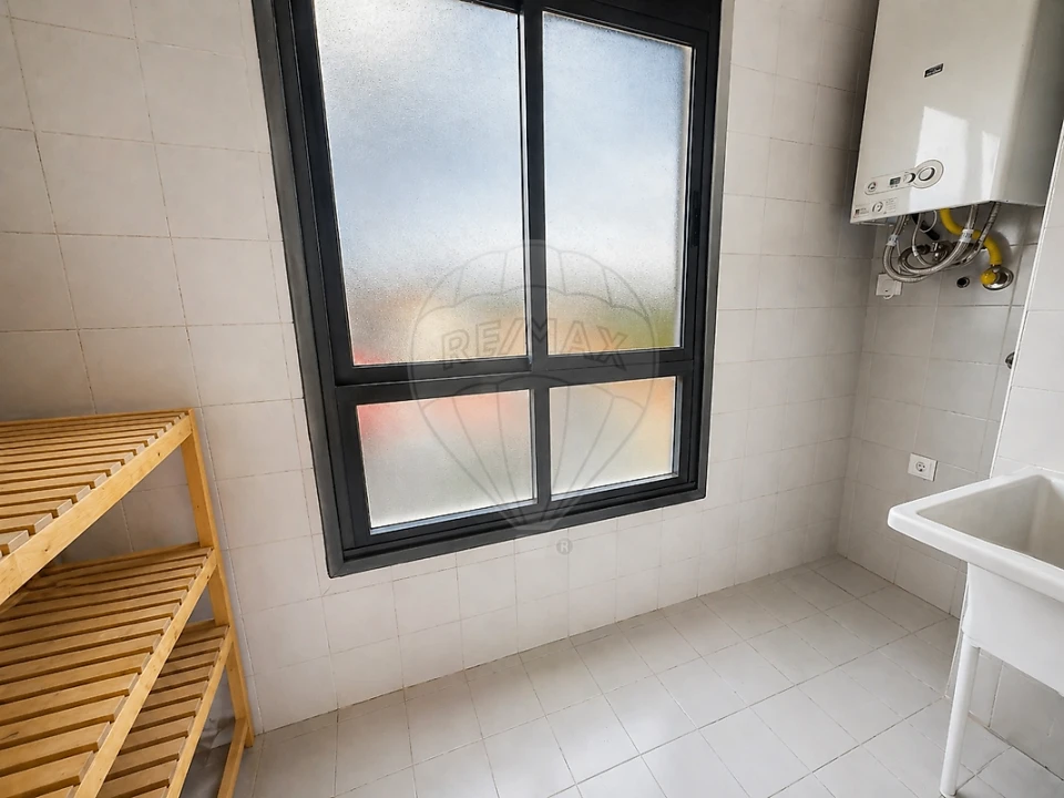 Apartamento T1 para Arrendamento em Lordelo do Ouro e Massarelos Foto 7