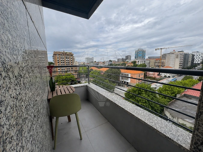 Apartamento T1 para Arrendamento em Lordelo do Ouro e Massarelos Foto 8