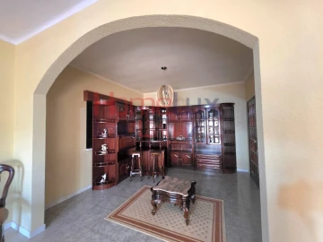 Moradia T4 para Venda em Castro Daire