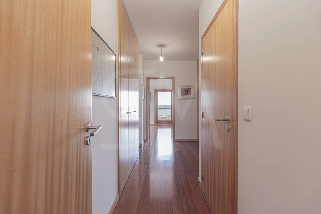 Apartamento T5 para Venda em Ajuda Foto 16